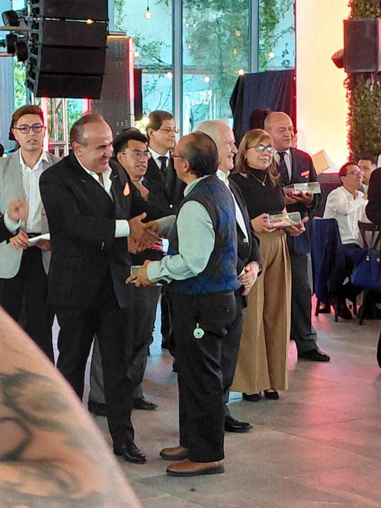 empresariales (1)_0000_empresariales (3)